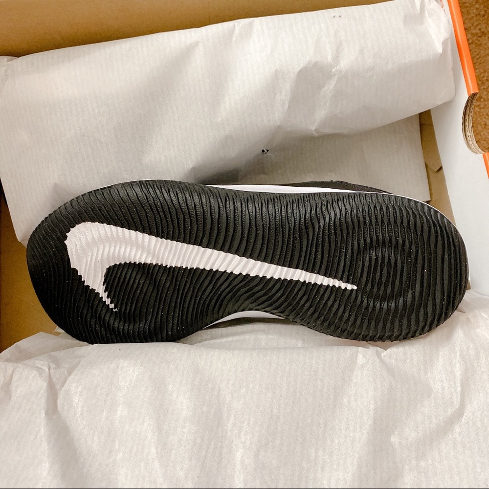 Nike Fly By Low II Basketball Sneaker - Picture 7 of 8